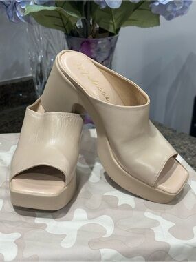 Matisse Cream Leather Open-Toe Platform Mules